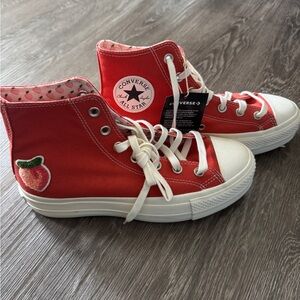 Converse woman’s peach High-Top Sneakers with Peach Patch